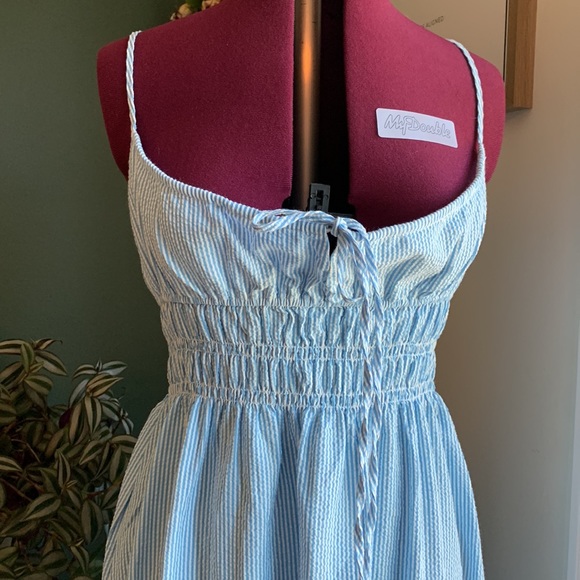 Midi sear sucker dress! New with tags! - Picture 5 of 5